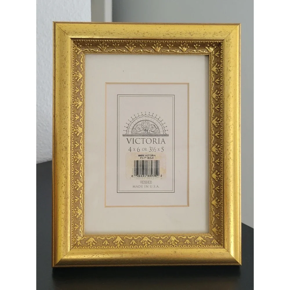 Uniek Victoria Gold Ornate 5x7 Picture Frame w/Mat Fits 4x6 or 3.5×5 Made in USA